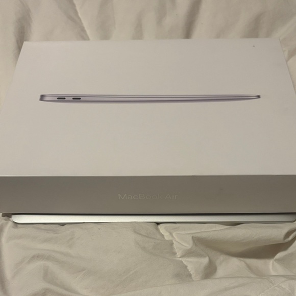 2021 Apple MacBook Air - VERY GOOD CONDITION
